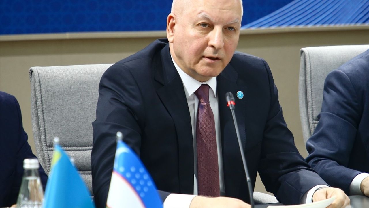 Bakü'de Eğitim İşbirliği İçin "Türk Barometresi 2024" Toplantısı Gerçekleştirildi