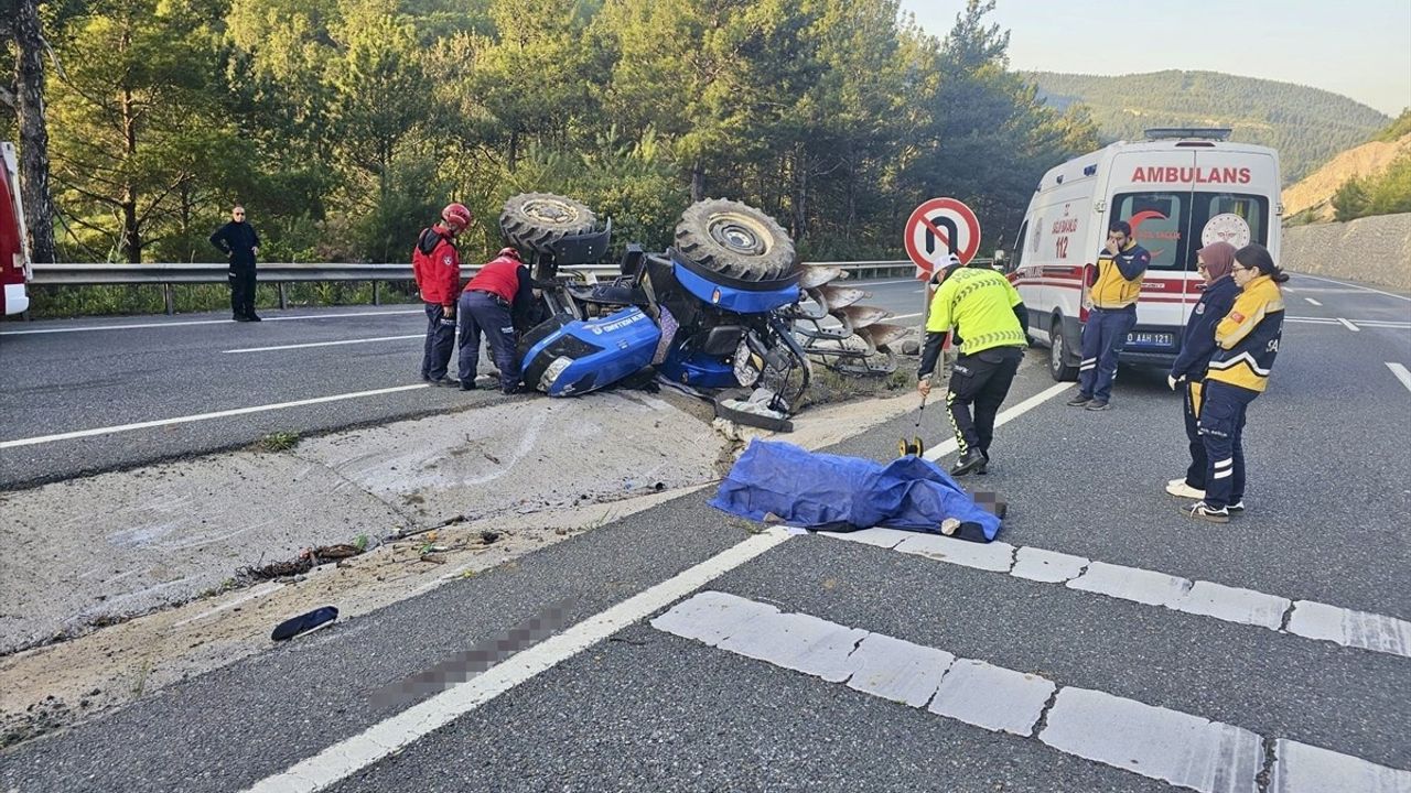 Balıkesir'de Devrilen Traktörde Acı Kaza: Sürücü Hayatını Kaybetti