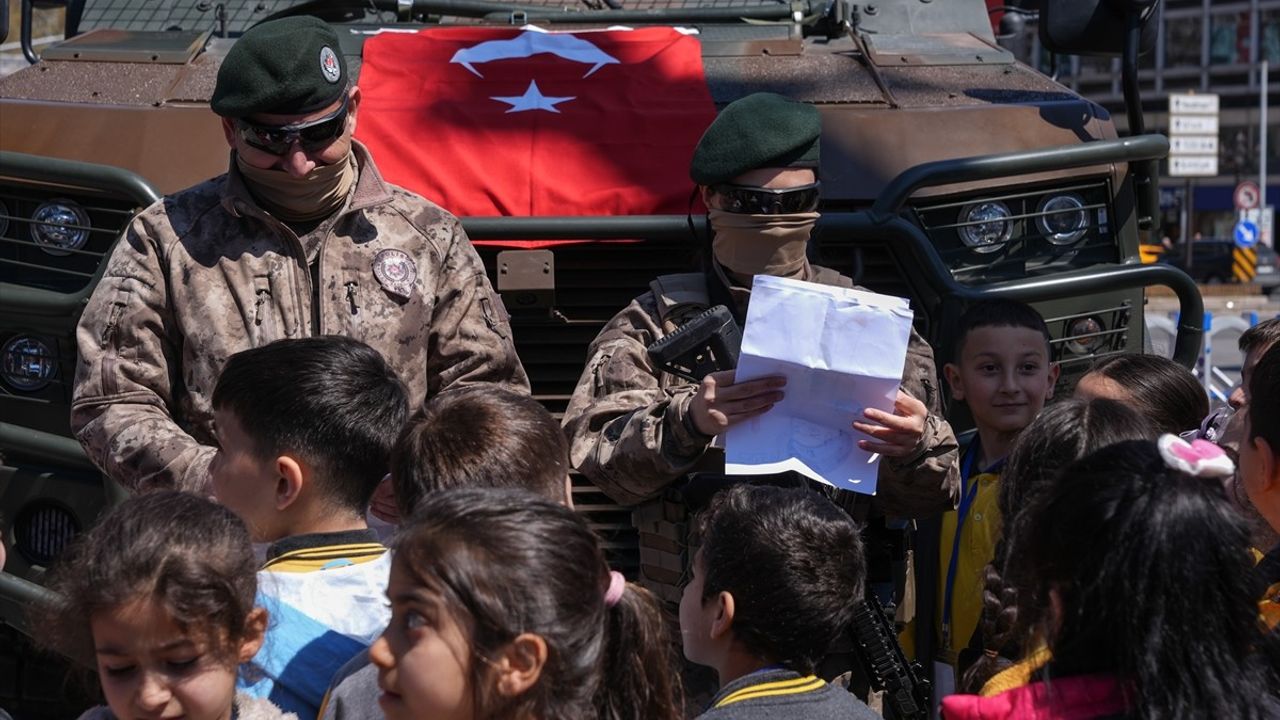 Başkentte Tarihi Polis Kıyafetleri Sergisi Görücüye Çıktı