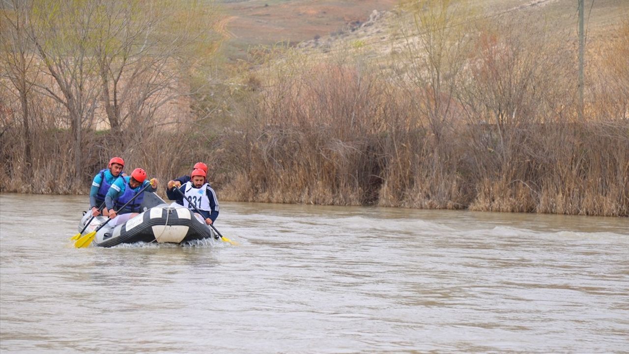 Bayburt'ta ÜNİLİG Türkiye Rafting Şampiyonası Coşkuyla Gerçekleşti