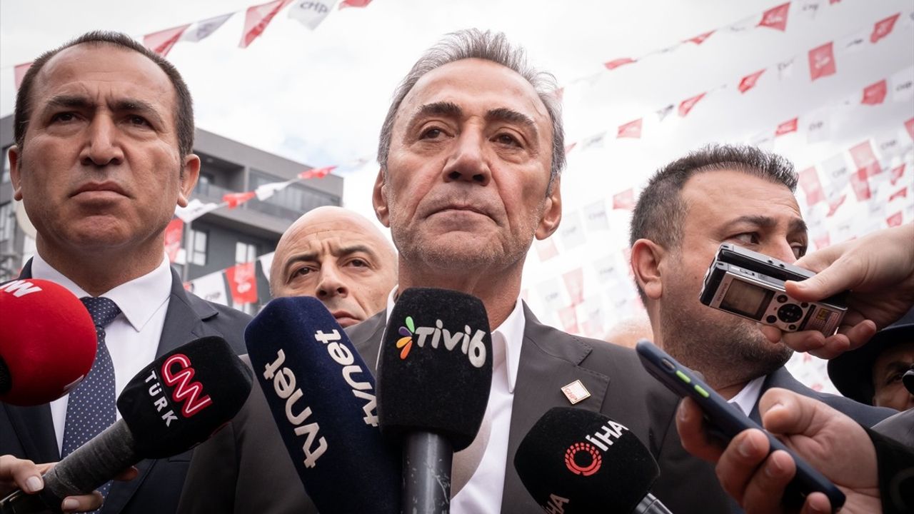 Berhan Şimşek'ten CHP Kurultayı'na Sert Eleştiri: 'CHP Kimsenin Holding'i Değildir'