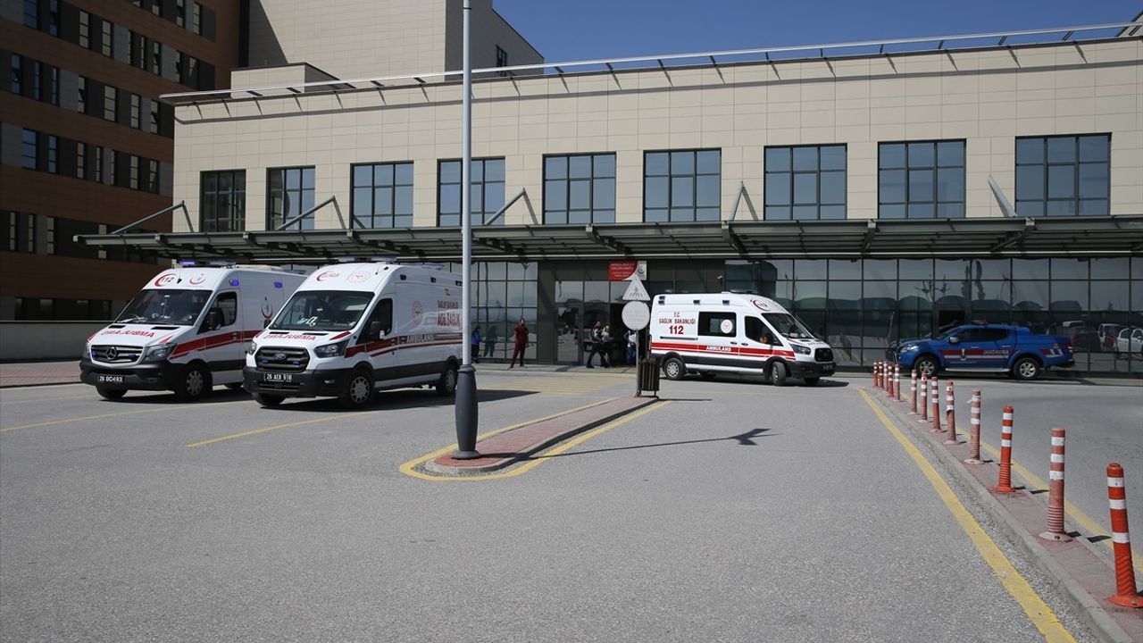 Berk Atan Eskişehir'de Geçirdiği Trafik Kazasında Yaralandı