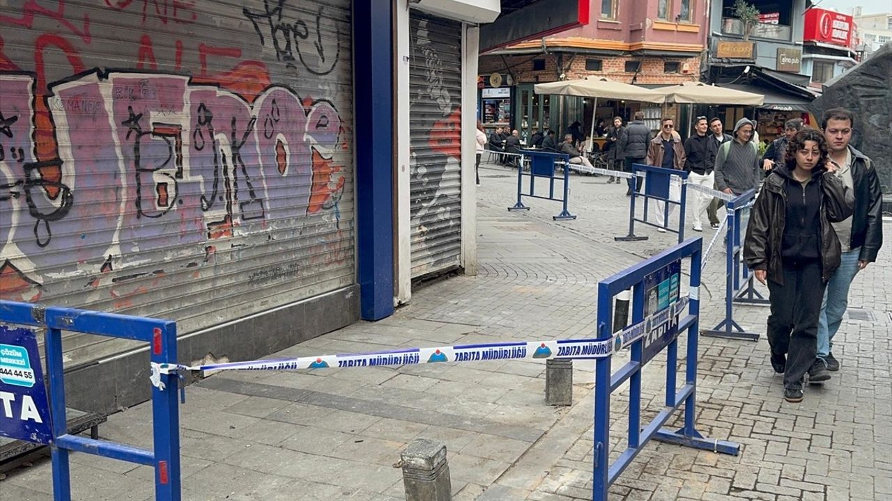 Beşiktaş'ta Deprem Nedeniyle Zarar Gören Bina Tahliye Edildi