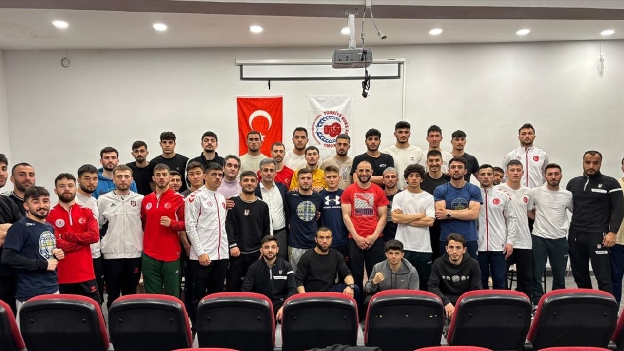 Boks Milli Takımı'na Yönelik Eğitim Konferansı Gerçekleştirildi