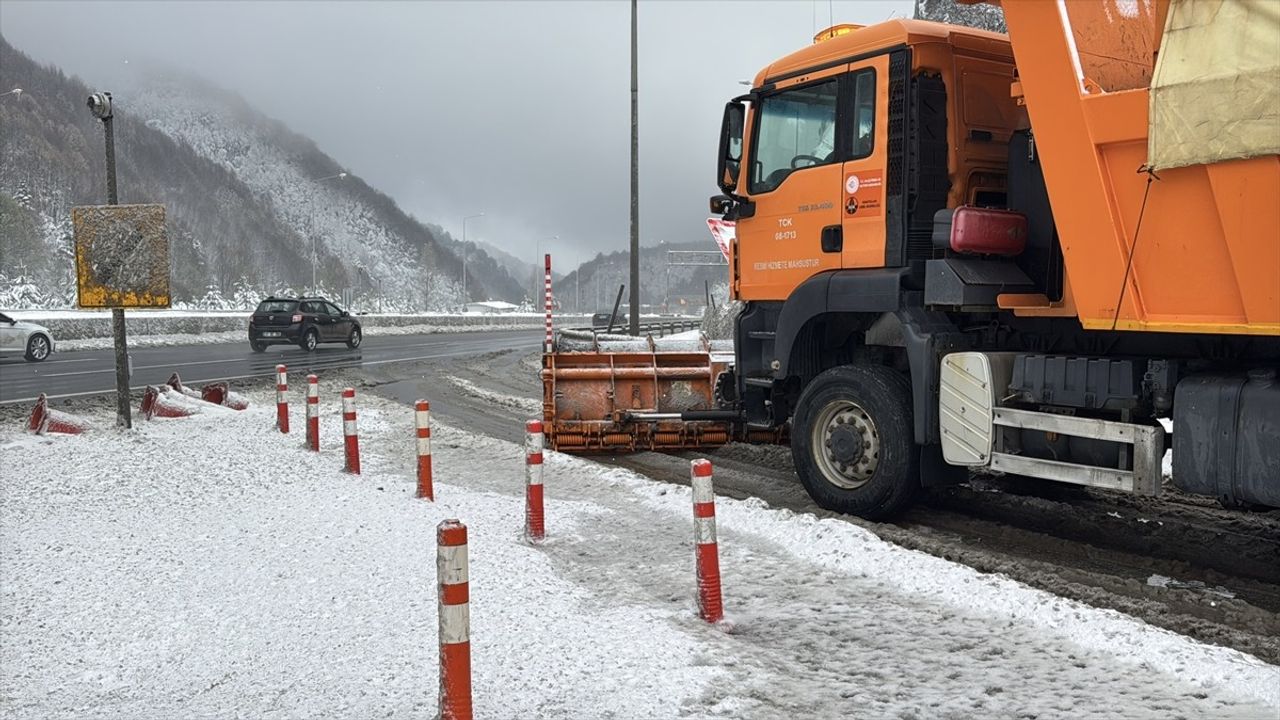 Bolu Dağı'nda Kar Yağışı Etkisini Gösteriyor