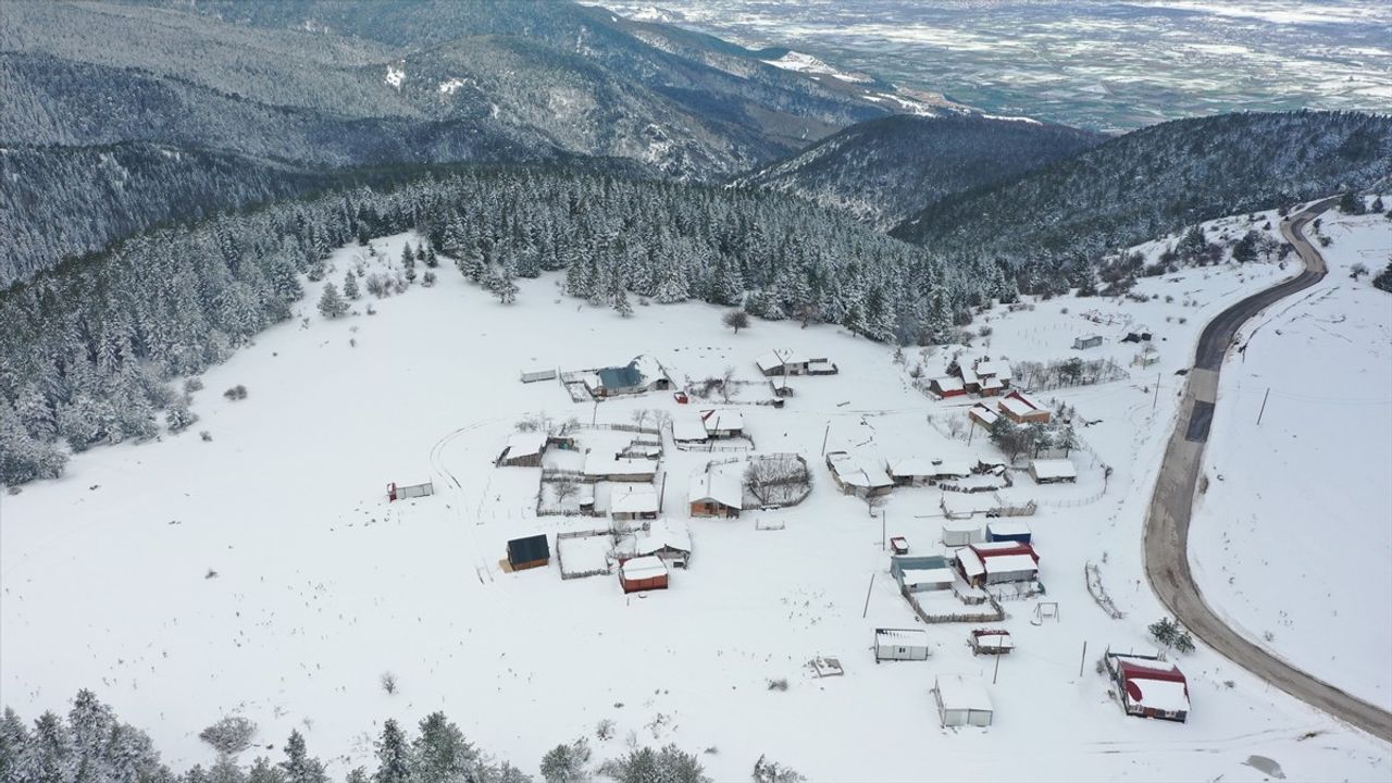 Bolu'daki Kış Manzaraları Havadan Görüntülendi