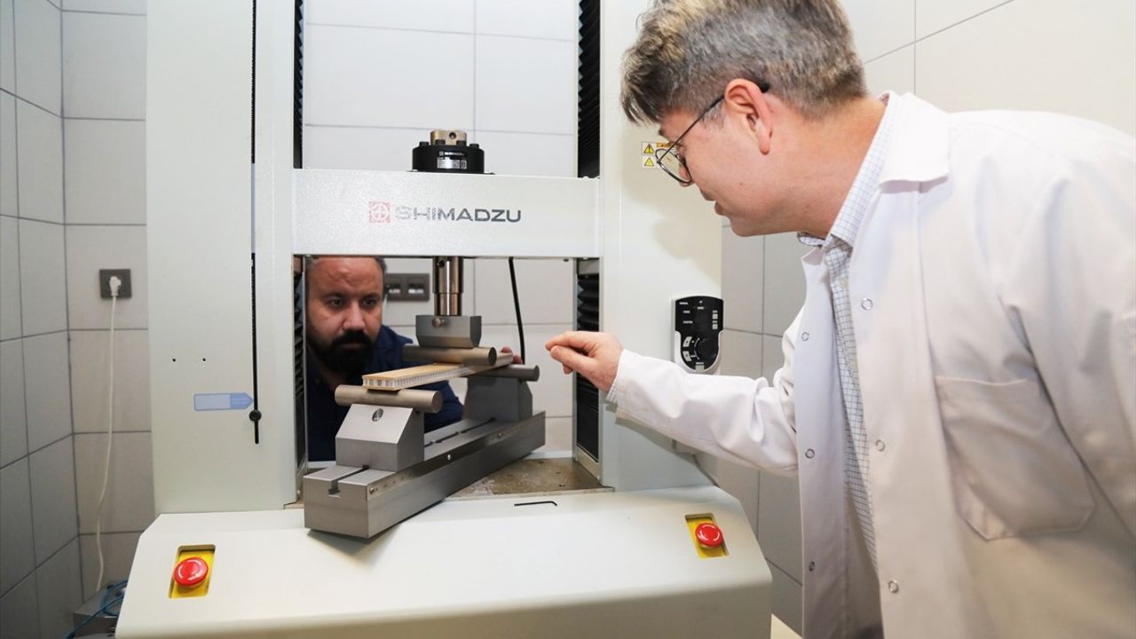 BTÜ'de Çevre Dostu Mobilya Alternatifleri Geliştiriliyor