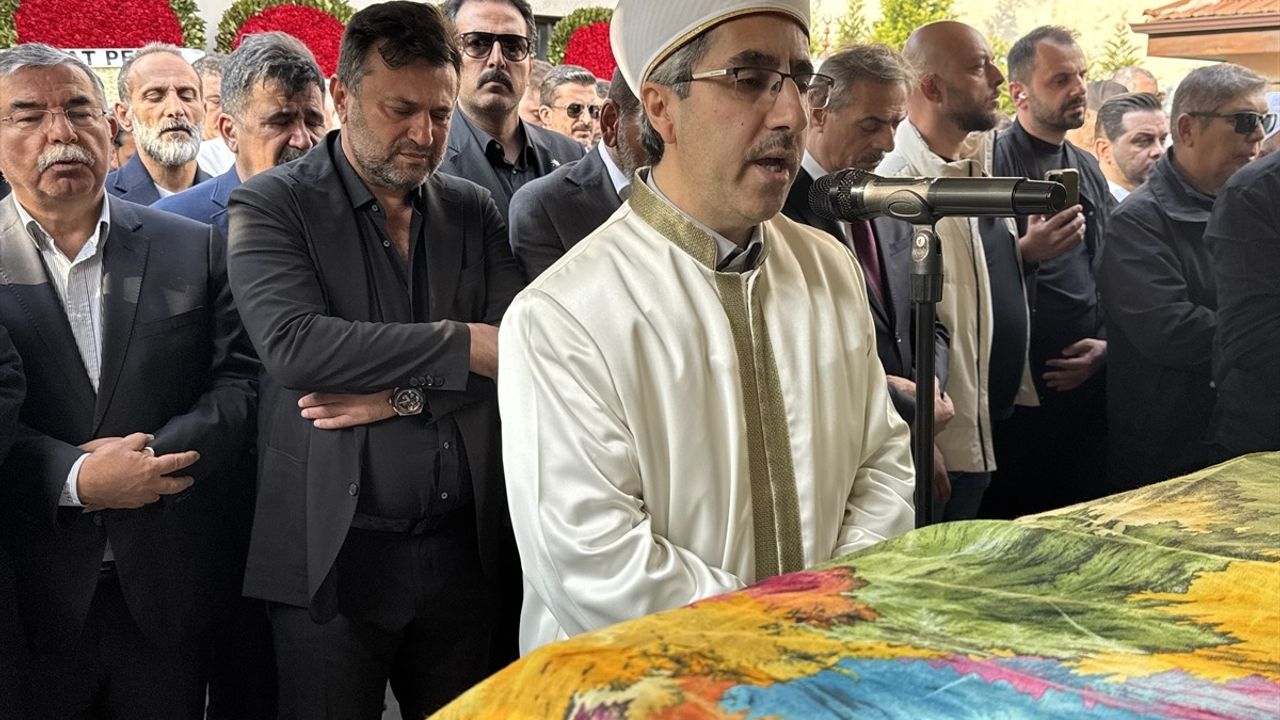 Bülent Uygun'un Kızı Almina Tude Uygun Son Yolculuğuna Uğurlandı