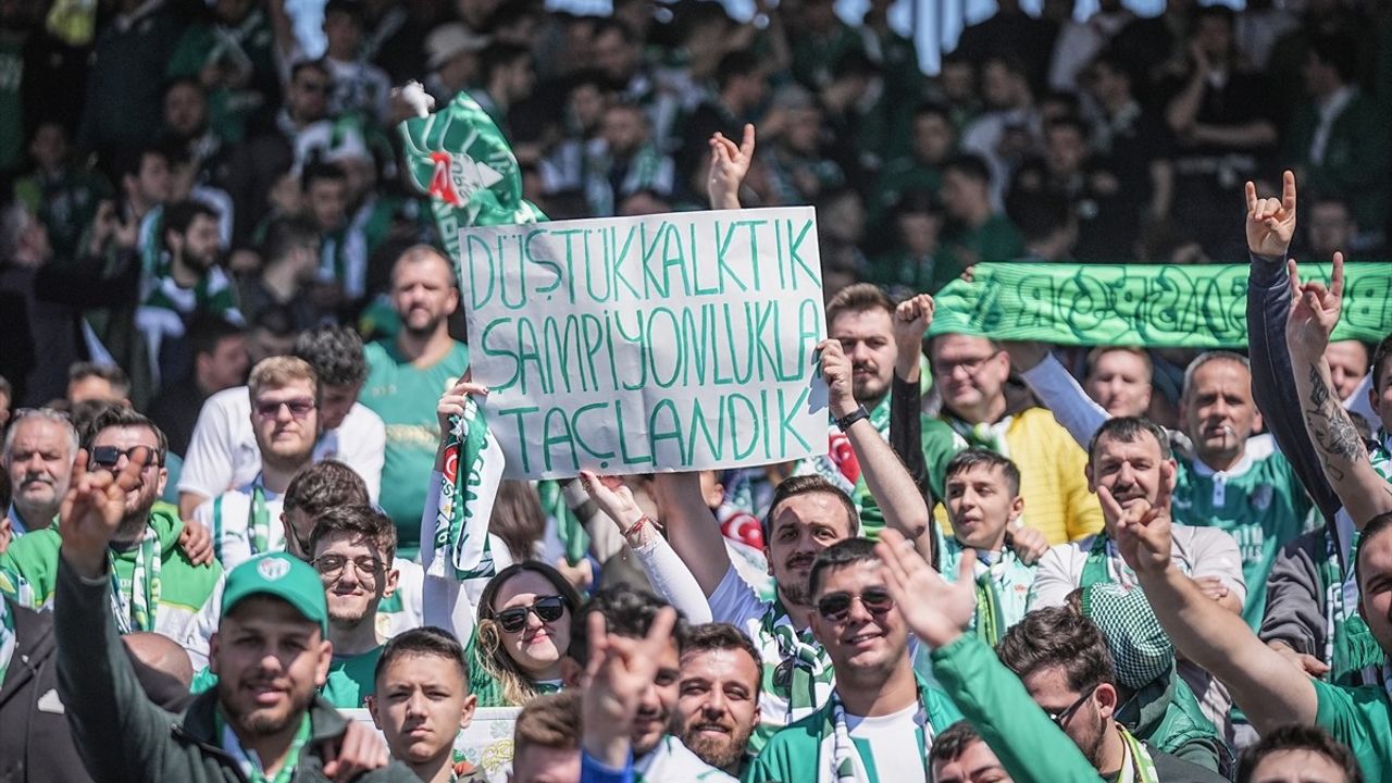 Bursaspor, Şampiyonluk Maçına Çıkıyor: Galibiyetle İkinci Lig Yolda!