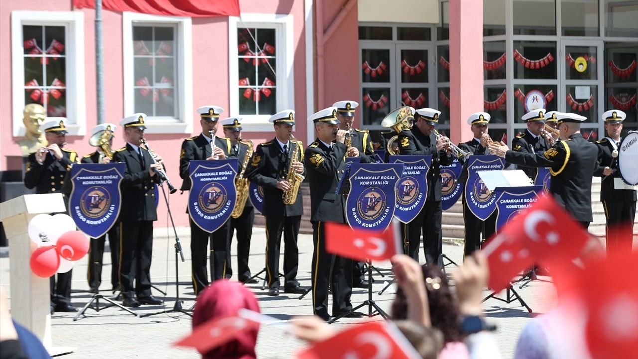 Çanakkale Garnizon Bandosu, Balıklıçeşme Köyü'nde Coşku Dolu Bir Konser Verdi