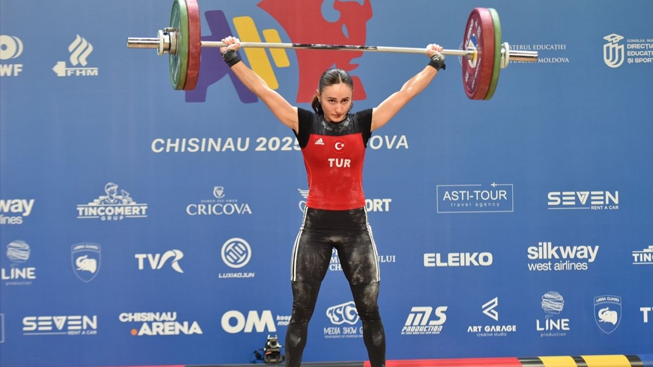 Cansel Özkan, Avrupa Halter Şampiyonası'nda Bronz Madalya Kazandı
