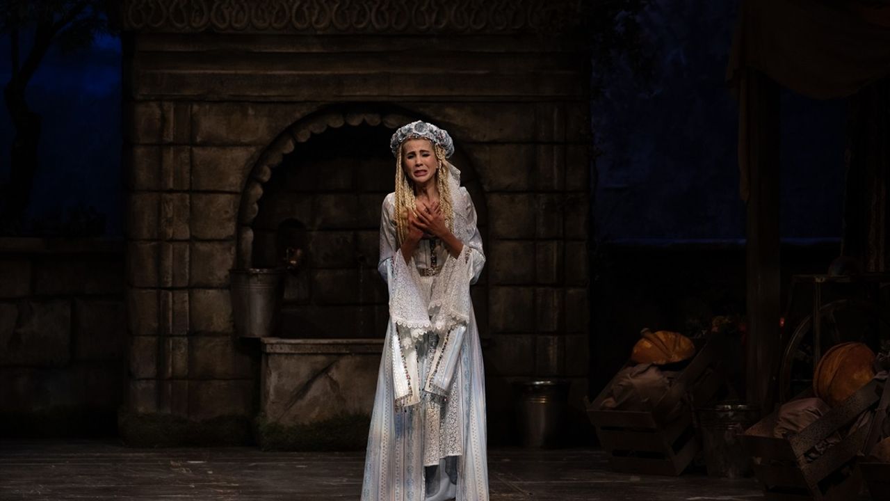 Cemal Reşit Rey'in 'Çelebi Operası' 50 Yıl Sonra Dünya Prömiyerini Yaptı