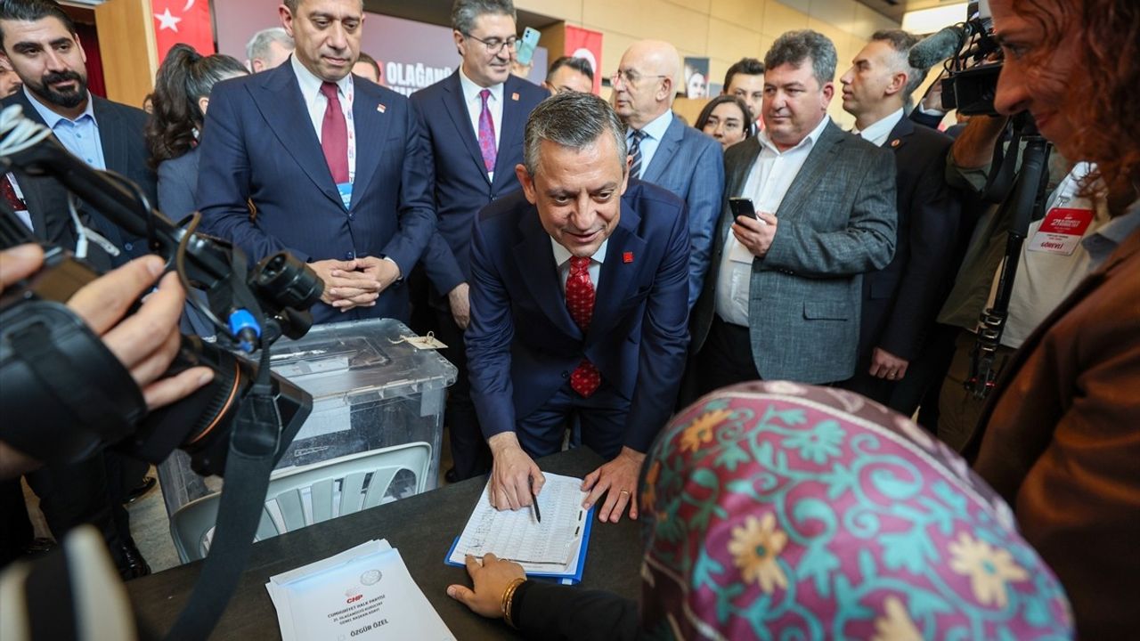 CHP 21. Olağanüstü Kurultayı'nda Genel Başkanlık Oy Verme İşlemi Tamamlandı