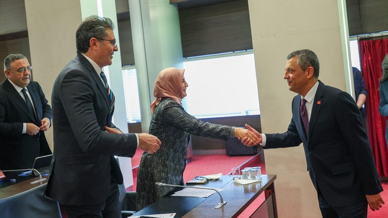 CHP'de 21. Olağanüstü Kurultay Sonrası İlk Parti Meclisi Toplantısı Tamamlandı