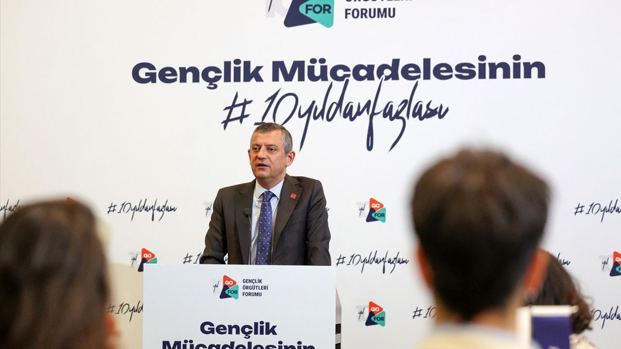 CHP Genel Başkanı Özgür Özel, Gençlik Örgütleri Forumuyla Buluştu