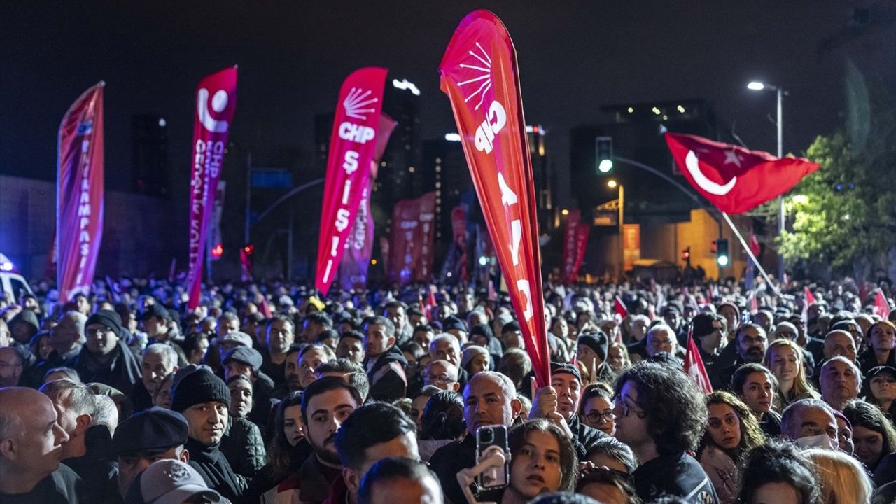 CHP Genel Başkanı Özgür Özel, Şişli Mitinginde Kent Uzlaşısını Savundu