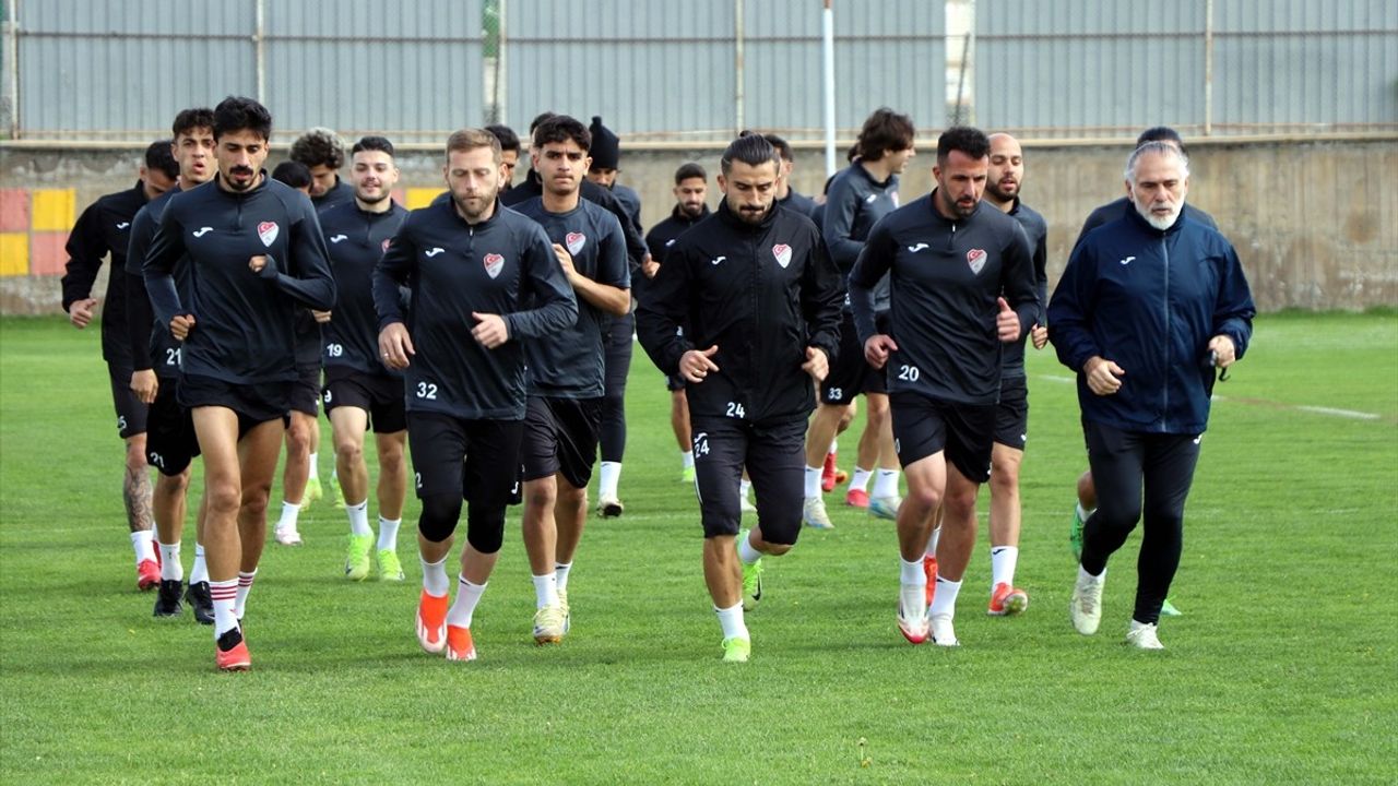 Çimentaş Elazığspor'un 1. Lig Hedefi: Son İki Maçta 3 Puan İçin Çalışmalar Sürüyor