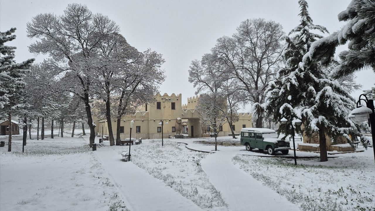 Çorum'da Kar Yağışı Hayatı Olumsuz Etkiledi