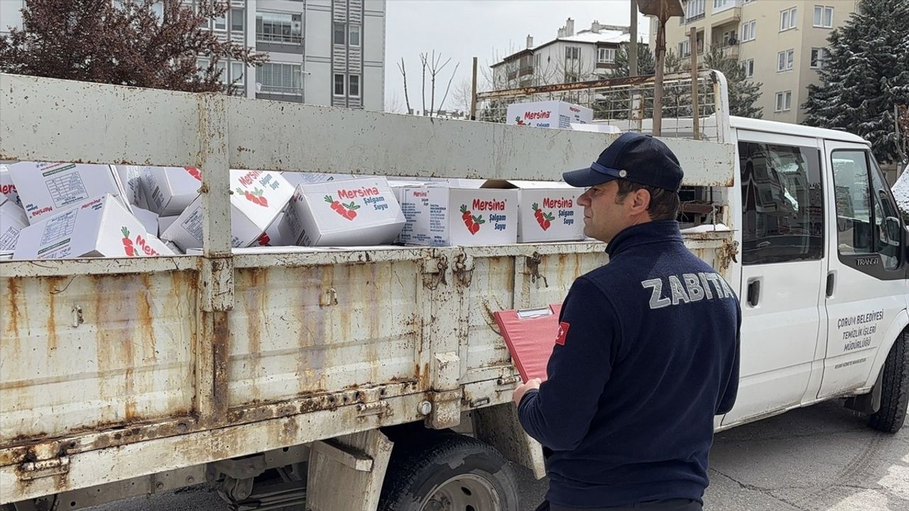 Çorum'da Son Kullanma Tarihi Geçmiş 4 Bin 200 Şişe Şalgam İmha Edildi