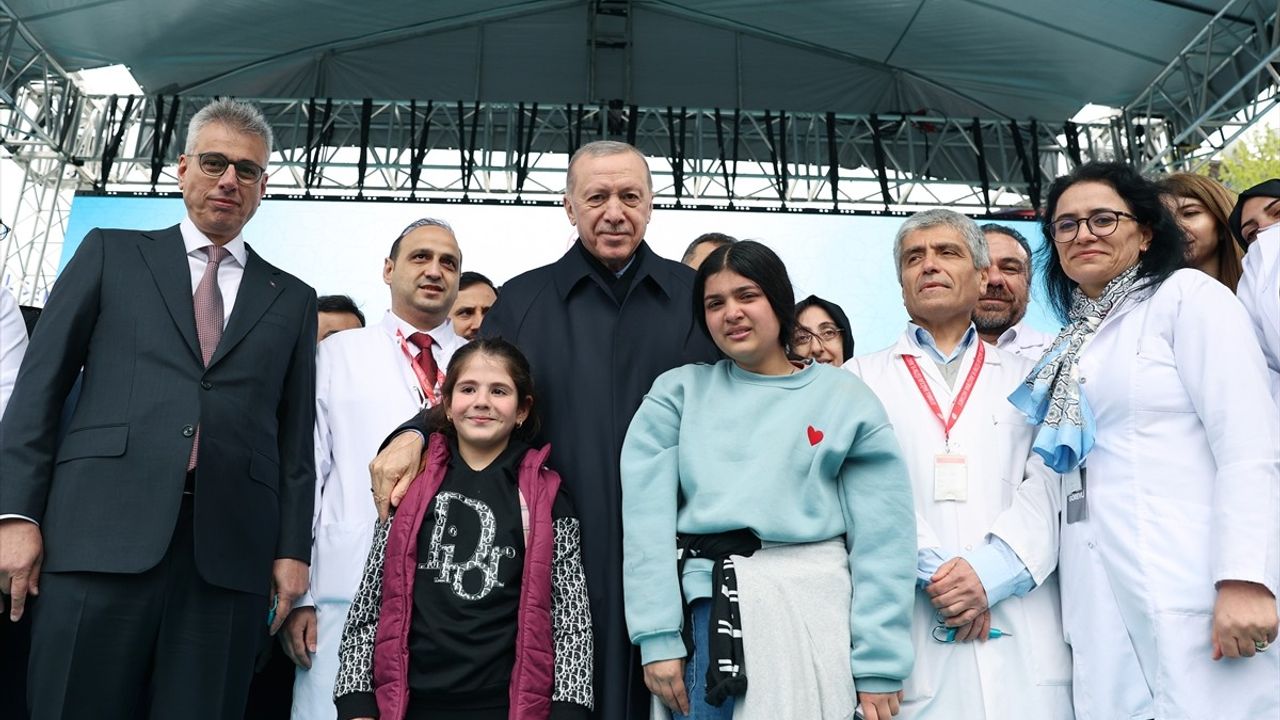Cumhurbaşkanı Erdoğan: 2 Milyon 840 Bin Vatandaşa Evde Sağlık Hizmeti