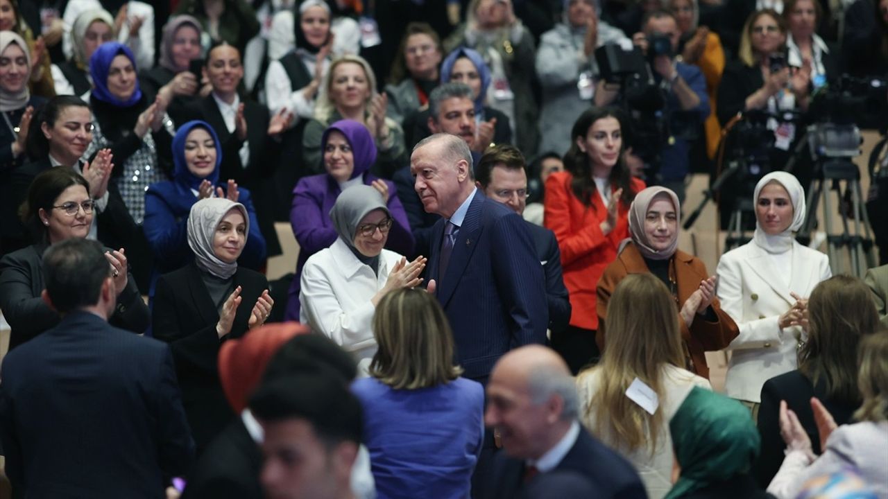 Cumhurbaşkanı Erdoğan, KADEM Genel Kurulu'nda Kadın-Erkek Eşitliğine Vurgu Yaptı
