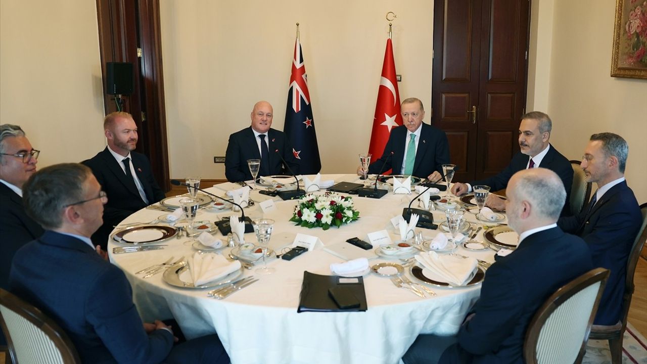 Cumhurbaşkanı Erdoğan, Yeni Zelanda Başbakanı Luxon'a Onur Yemeği Verdi