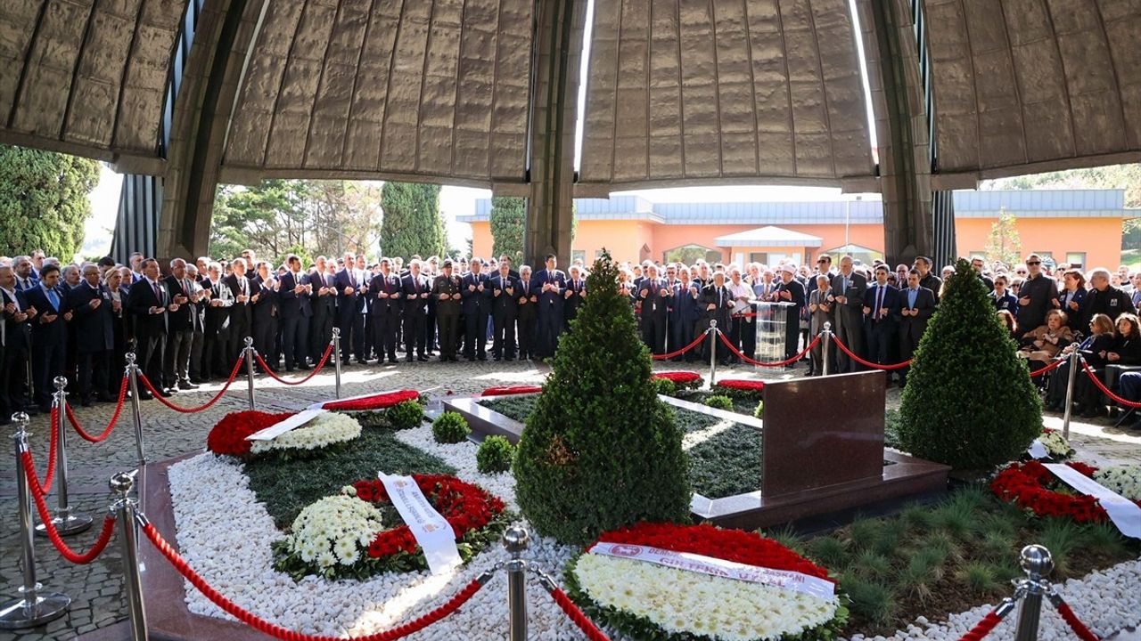 Cumhurbaşkanı Yardımcısı Yılmaz, Özal'ı Anma Töreninde Milli Birlik Vurgusu Yaptı