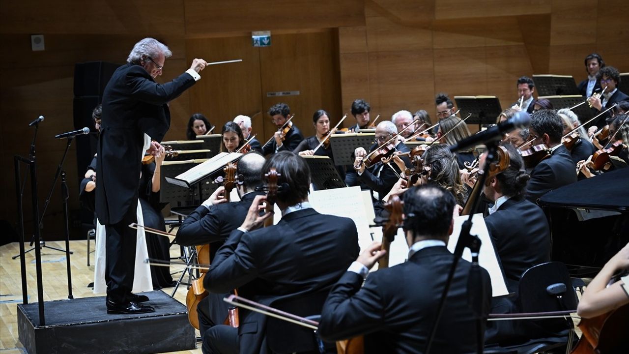 Cumhurbaşkanlığı Senfoni Orkestrası'ndan 'Sesler ve Küller' Eserinin Dünya Prömiyeri