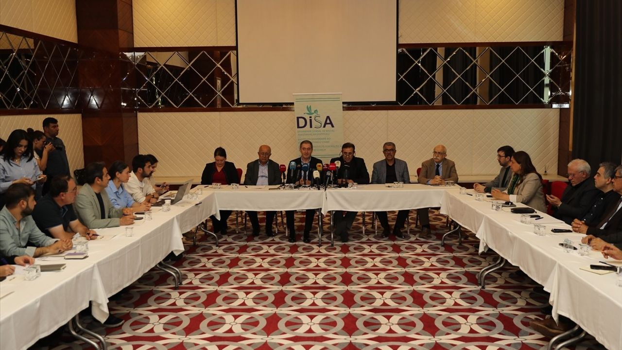 DEM Parti Eş Genel Başkanı Bakırhan'dan Diyarbakır'da Önemli Açıklamalar