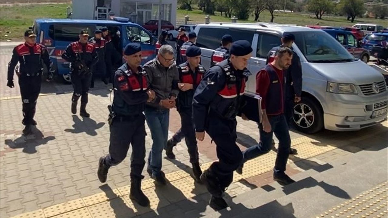 Denizli'de Kardeşi ve Yengesini Tüfekle Öldüren Şüpheli Tutuklandı
