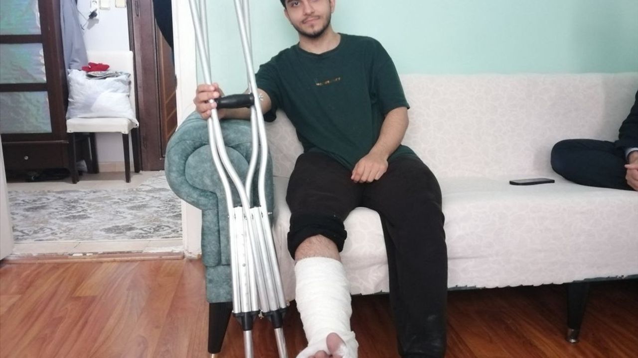 Depremde Pencereden Arabaya Atlarken Yaşanan Korku Dolu Anlar