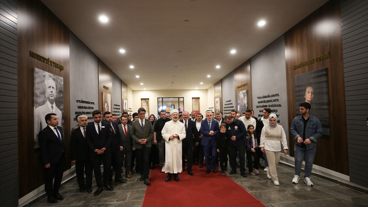 Diyanet İşleri Başkanı Erbaş, Çanakkale'de İlim Hikmet ve Sanat Merkezi'ni Açtı