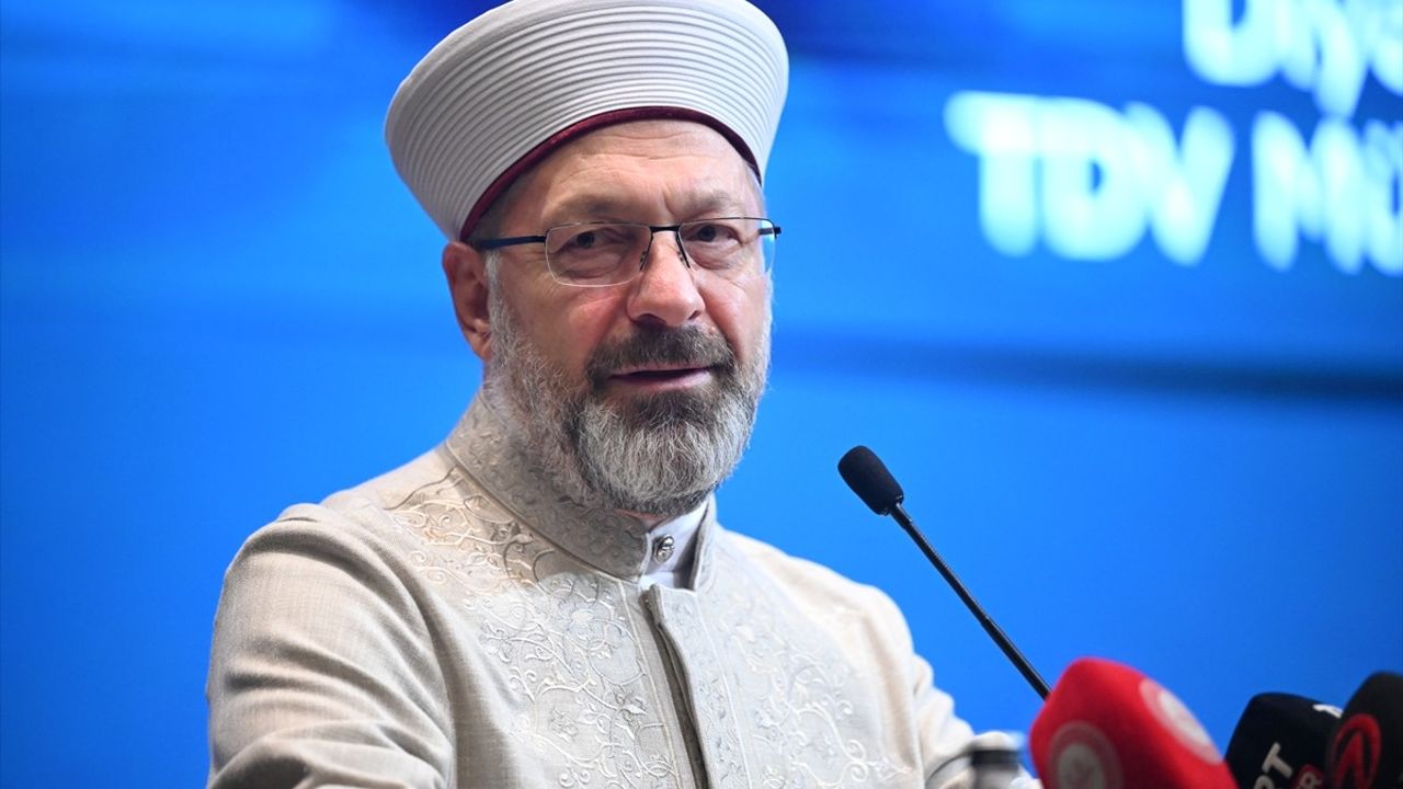 Diyanet İşleri Başkanı Erbaş, 'Evlilik Okulu' Açılışında Aile ve Nikahın Önemi Üzerine Vurgu Yaptı