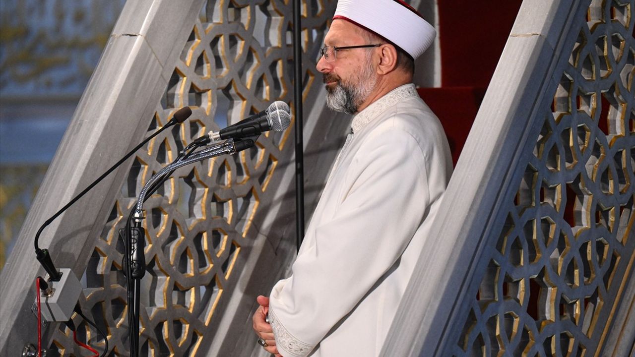 Diyanet İşleri Başkanı Erbaş, Gazze'ye Dikkat Çekti: 'Zalimlere Karşı Duyarlı Olalım'