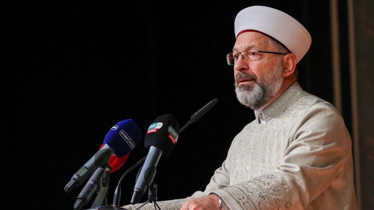 Diyanet İşleri Başkanı Erbaş Personelle Bayramlaştı