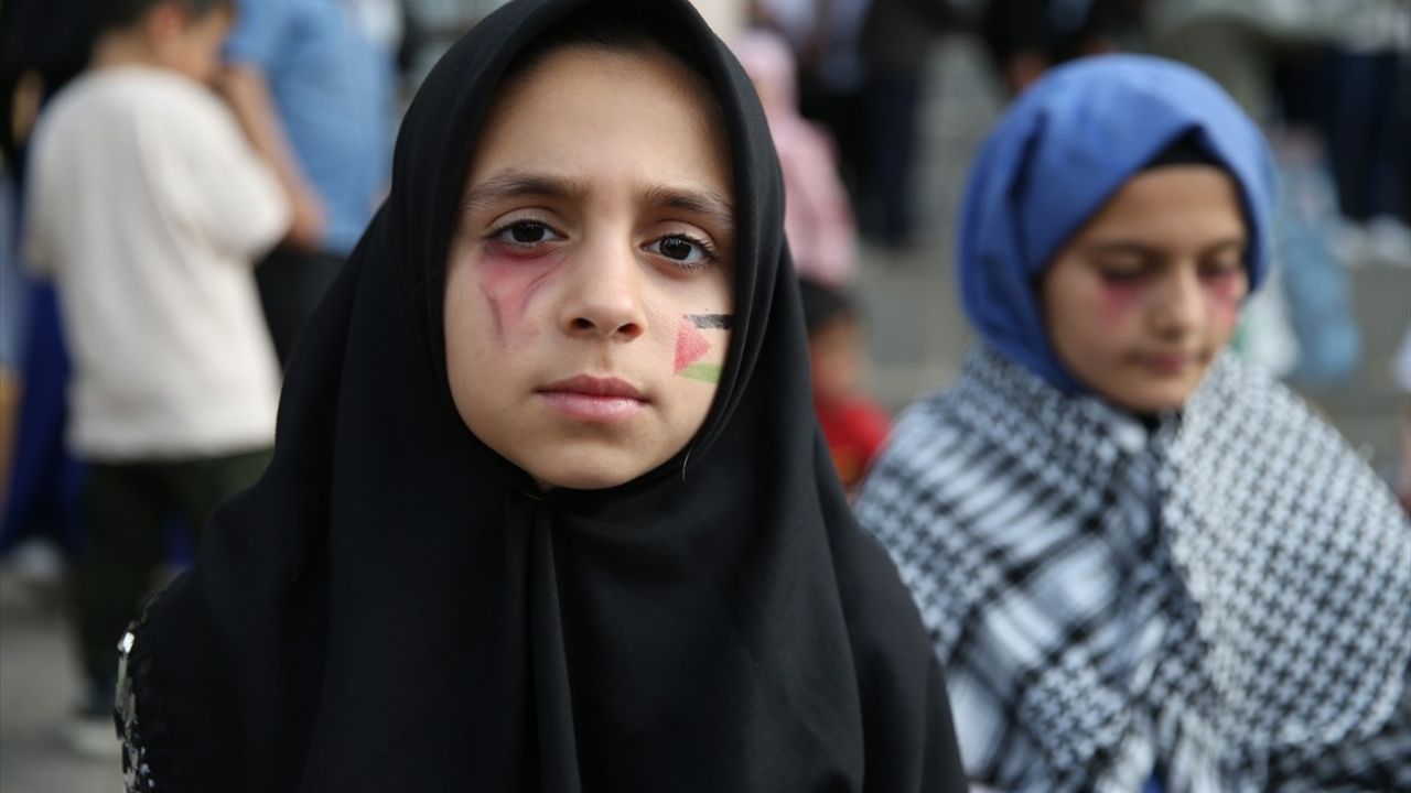 Diyarbakır'da Çocuklar Gazzeli Yaşıtları İçin Yürüdü