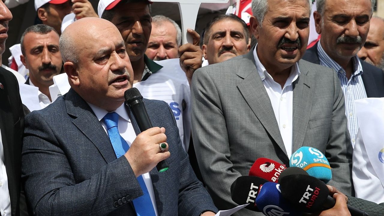 Diyarbakır'da İşten Çıkarılan İşçilerin Eylemi Devam Ediyor