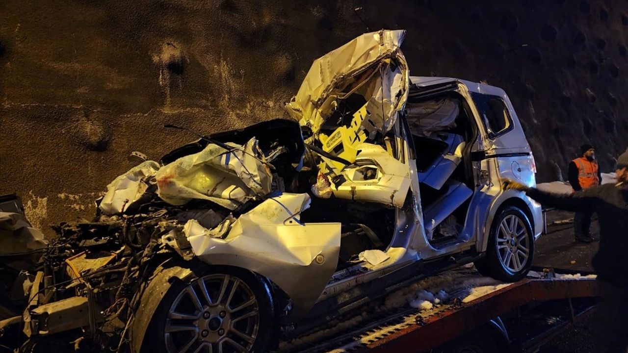 Düzce'de Trafik Kazası: 2 Ölü, 2 Yaralı