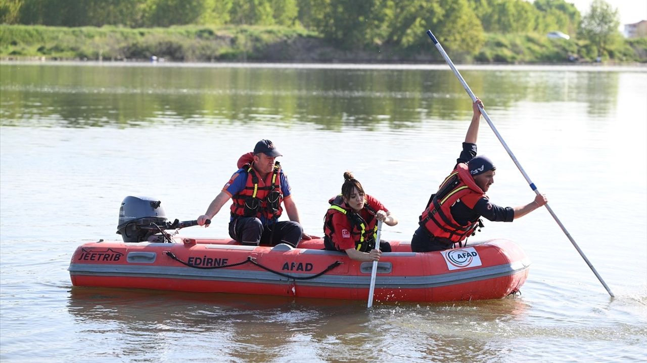 Edirne'de Meriç Nehri'nde Kaybolan Çocuğun Cesedi Bulundu