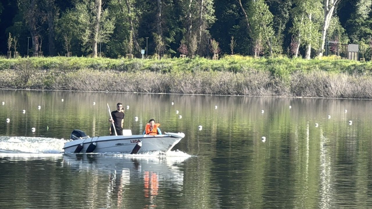 Edirne'de Meriç Nehri'nde Kaybolan Çocuk İçin Arama Çalışmaları Başlatıldı