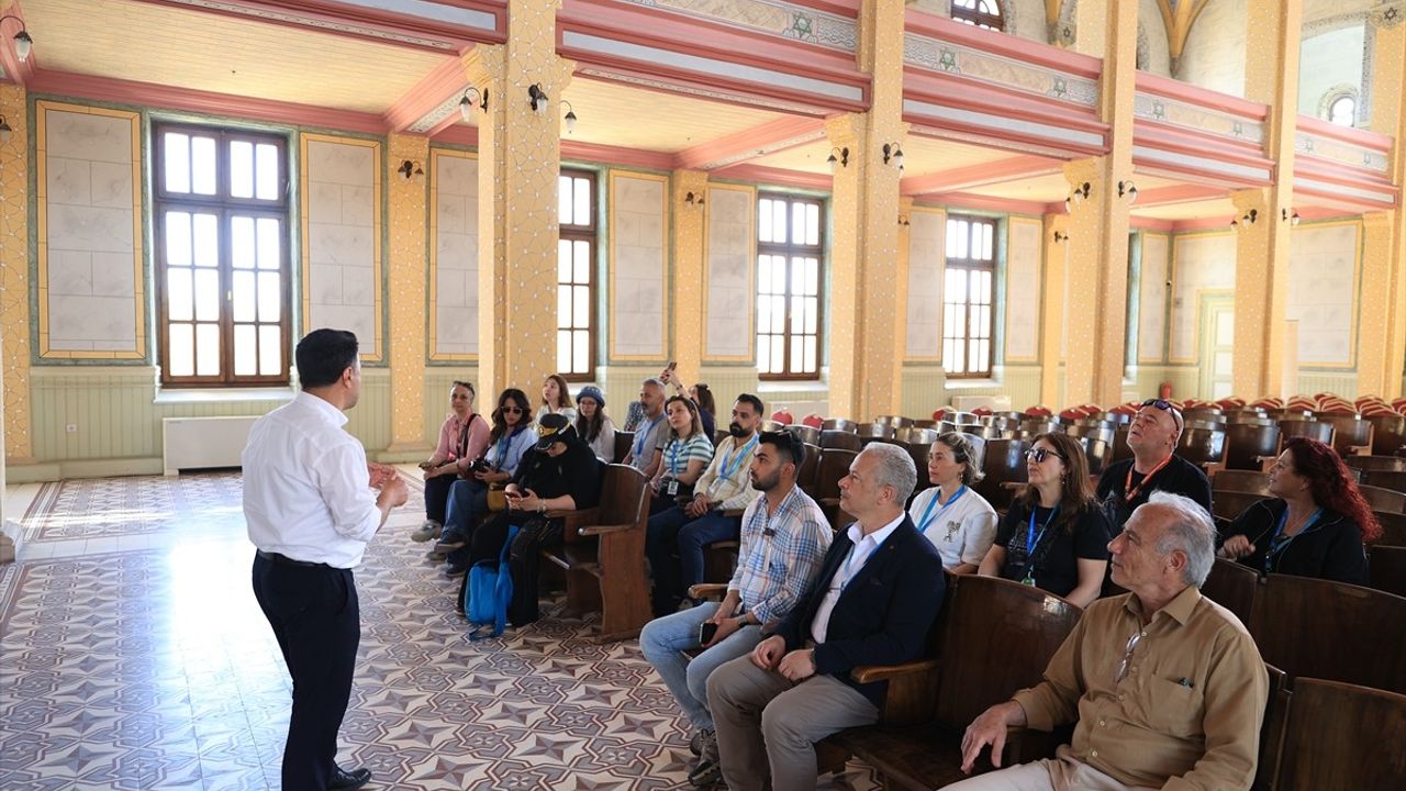 Edirne'de Profesyonel Turist Rehberleri Tarihi ve Kültürel Rotaları Keşfetti