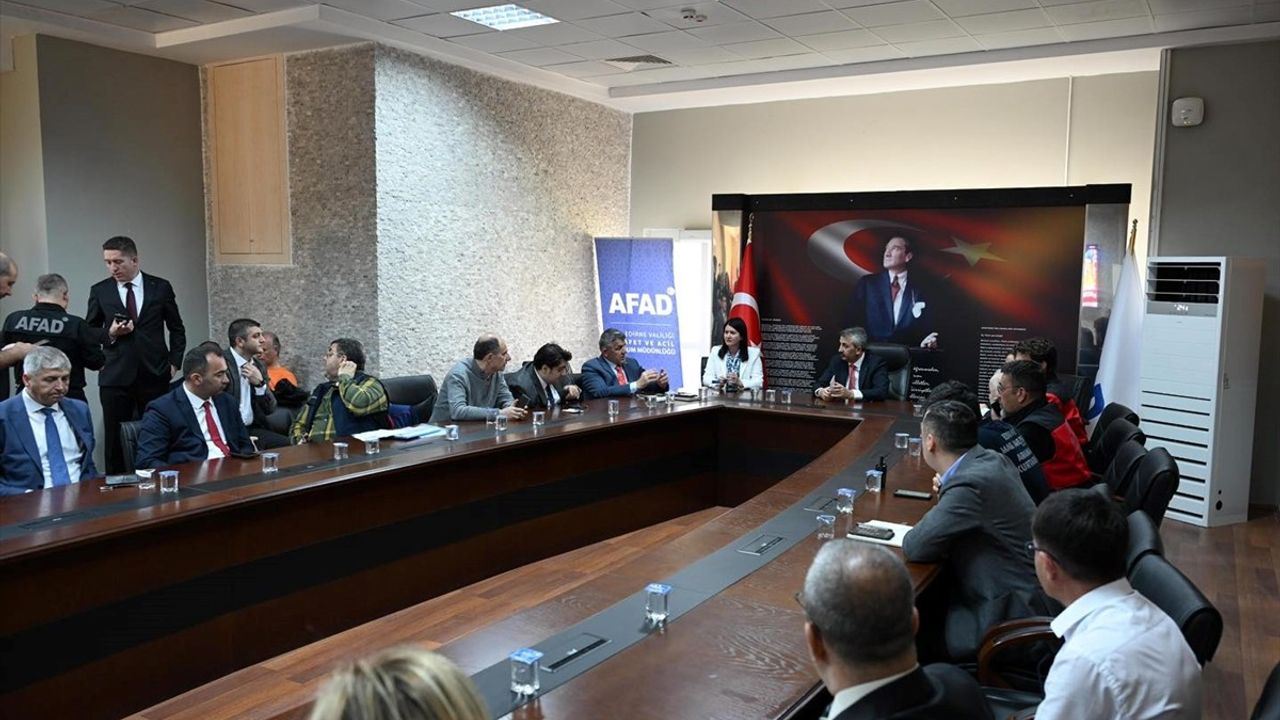 Edirne Valiliği'nden İstanbul'daki Deprem Açıklaması: Sorun Yok!