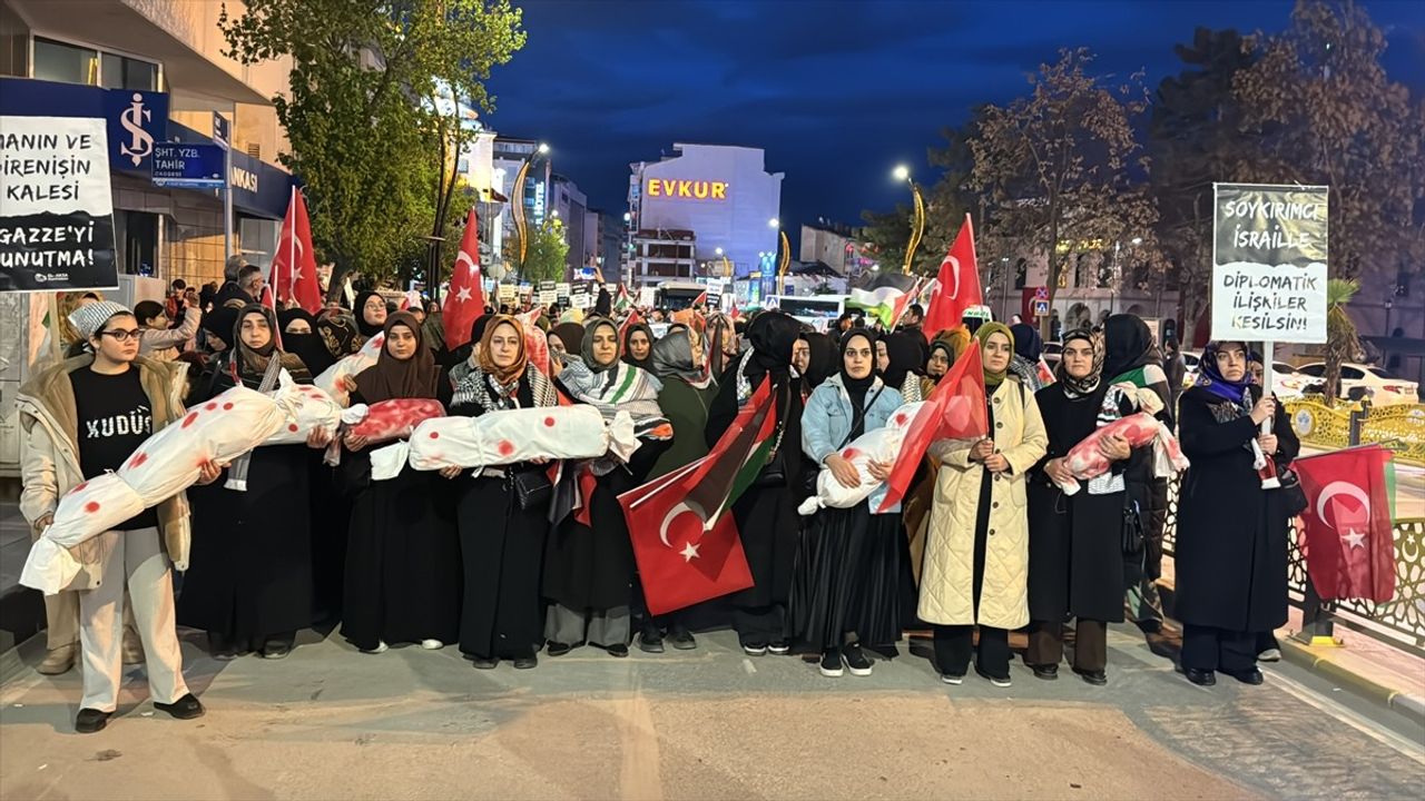 Elazığ'da Filistin İçin Siyonizme Karşı Öfke Yürüyüşü