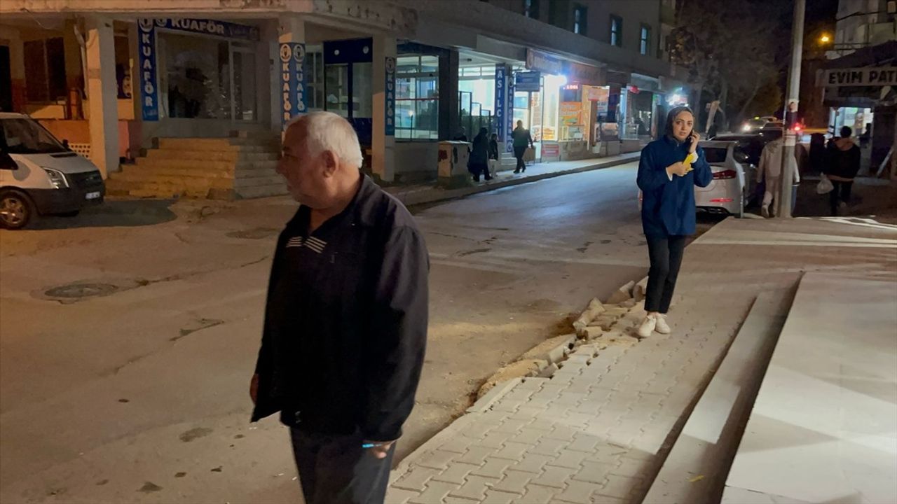 Elazığ Sivrice'de 4,9 Büyüklüğünde Deprem Meydana Geldi