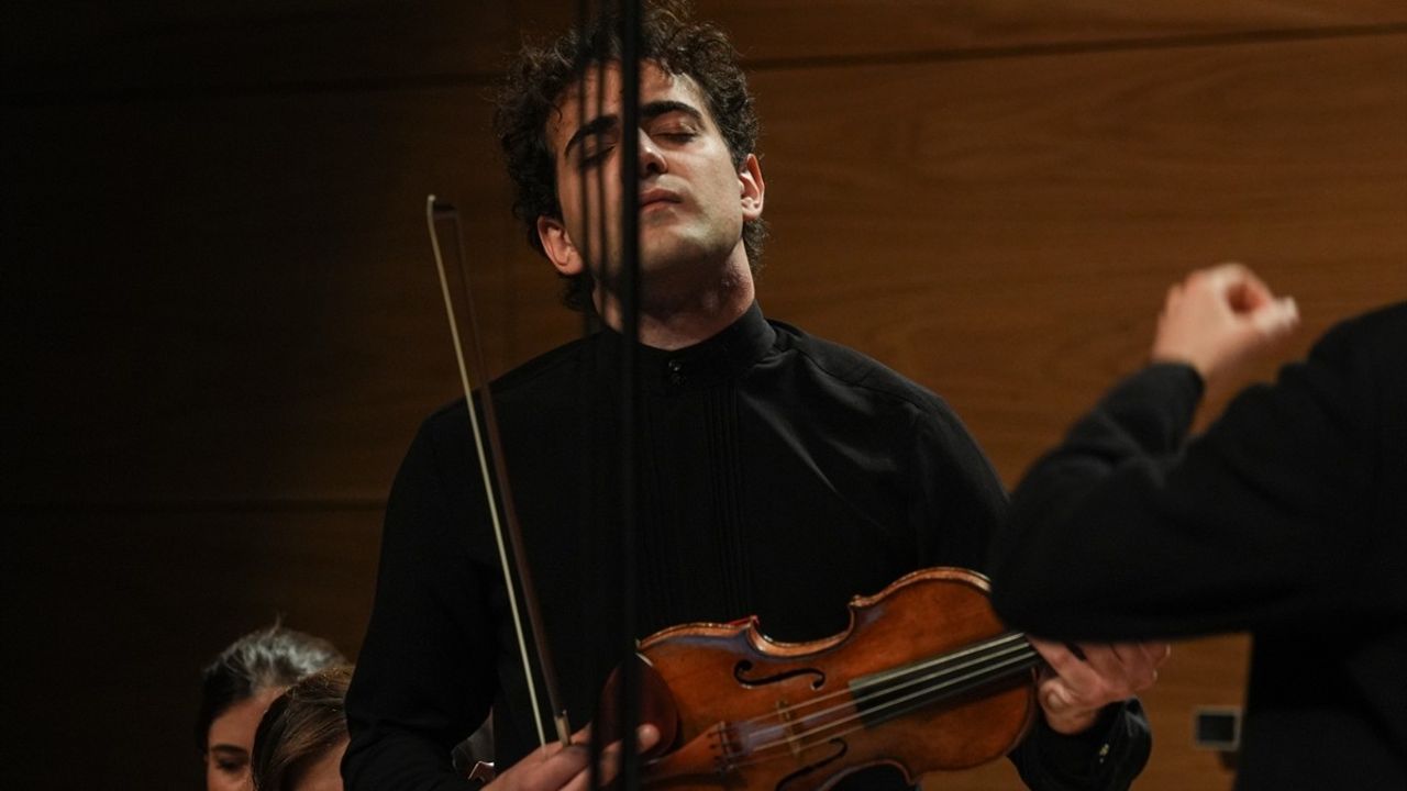 Elvin Hoxha Ganiyev, 39. Uluslararası Ankara Müzik Festivali'nde Sahne Aldı