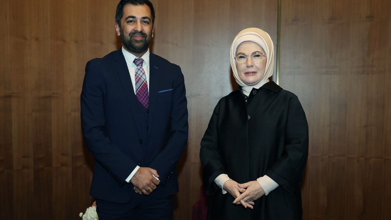 Emine Erdoğan ve Hamza Yusuf'tan Anlamlı Görüşme