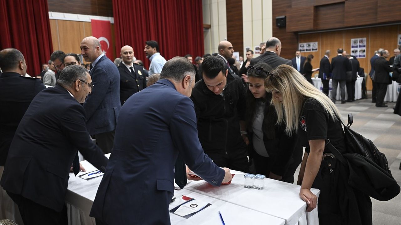 Emniyet Genel Müdürlüğü'nden Yeni Eğitim Atılımı: Dijital Eğitim Platformu Tanıtıldı