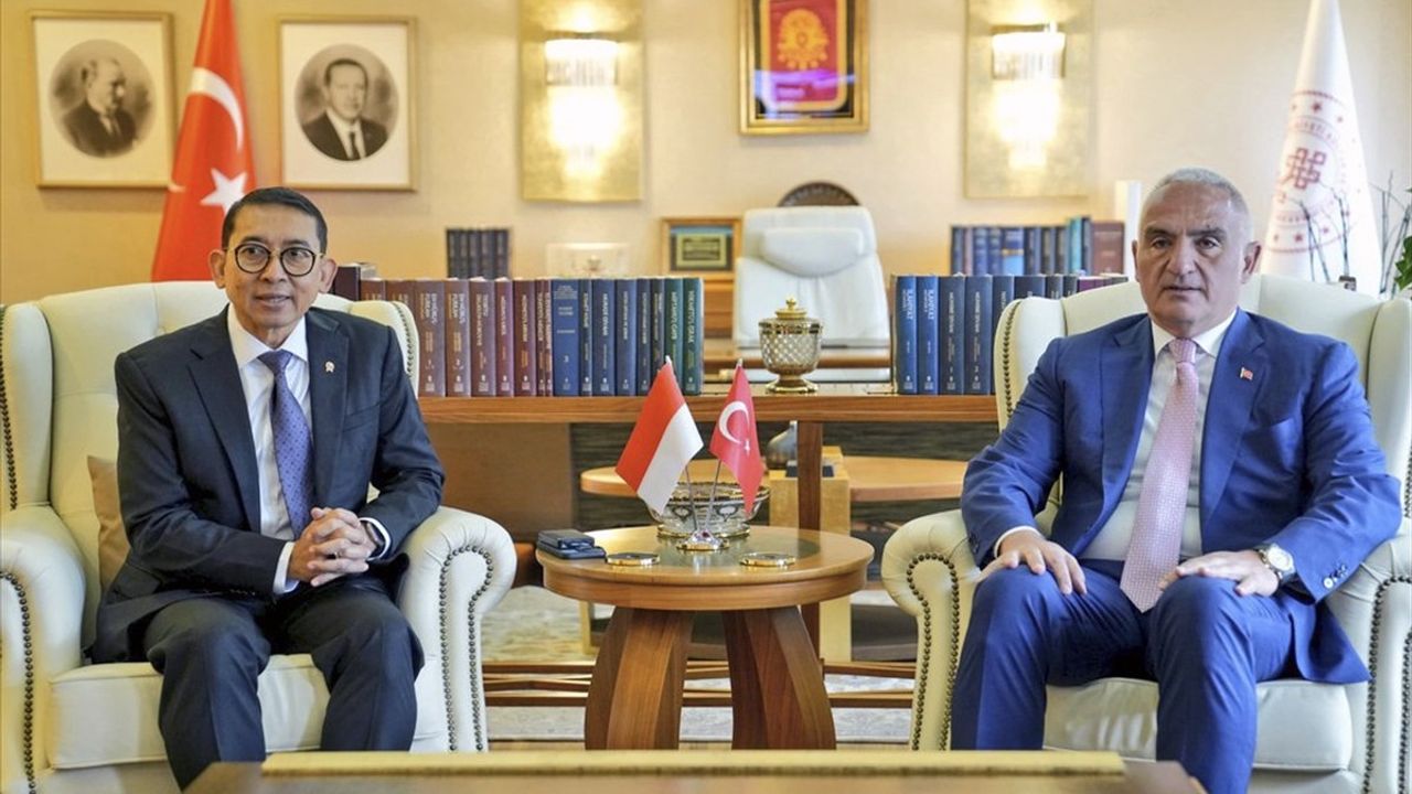 Ersoy ve Zon'dan Kültürel İşbirliği Görüşmesi