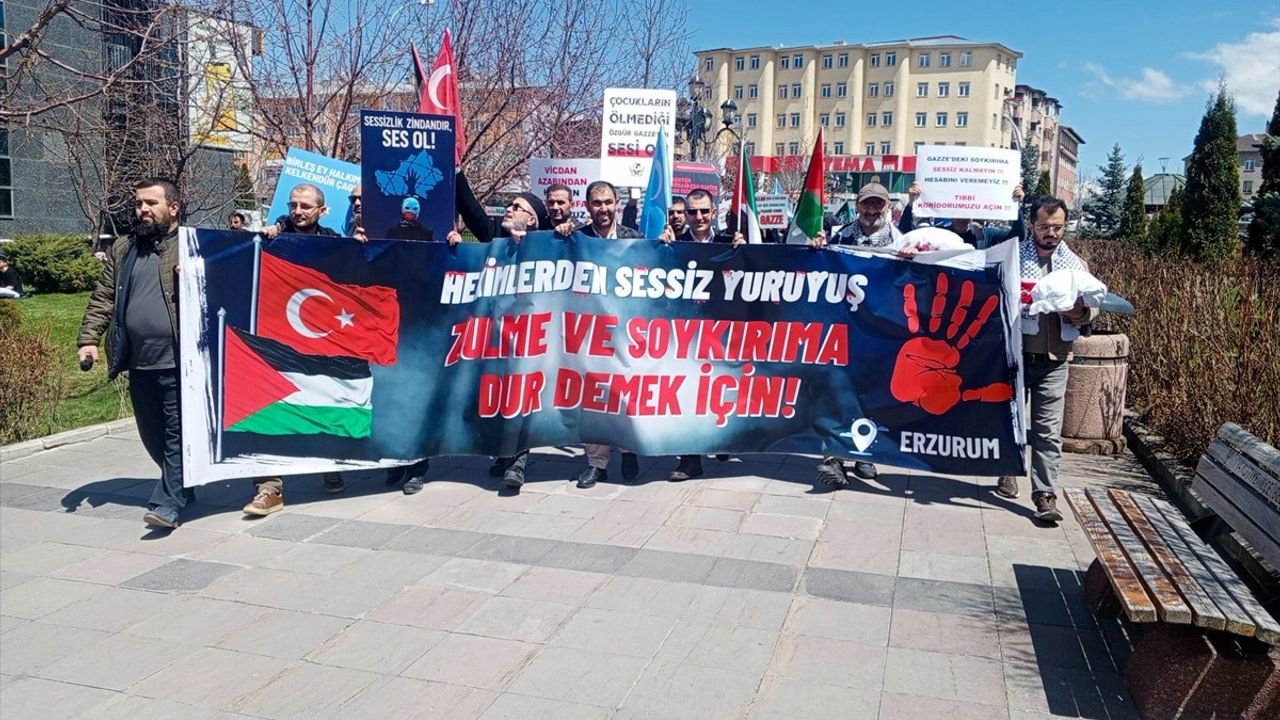 Erzurum Sağlıkçılar 76. Haftada Sessiz Yürüyüşe Devam Etti