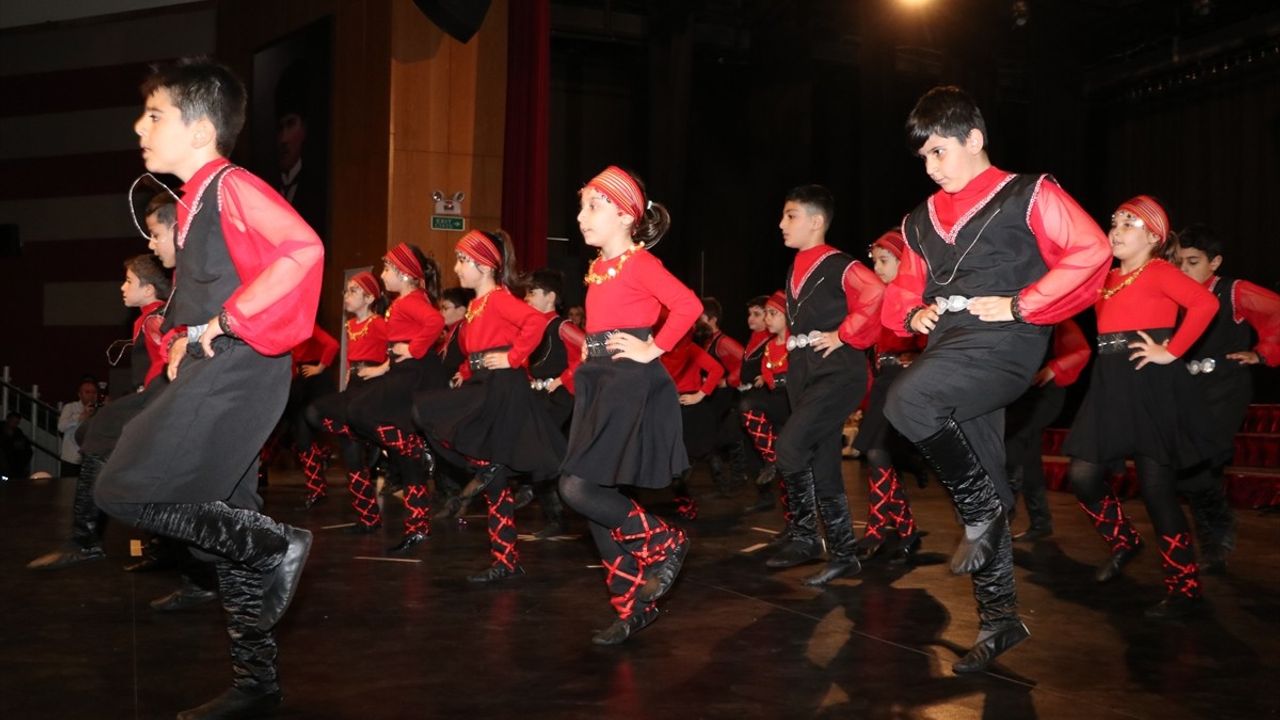 Erzurum ve Çevresinde 23 Nisan Coşkuyla Kutlandı